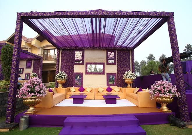 Read more about the article Pros and cons of a regular and destination wedding in india